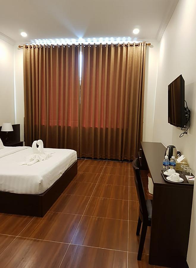 Apple Hotel Two - Near Phnom Penh Airport Exterior photo