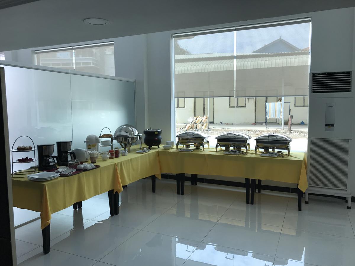 Apple Hotel Two - Near Phnom Penh Airport Exterior photo