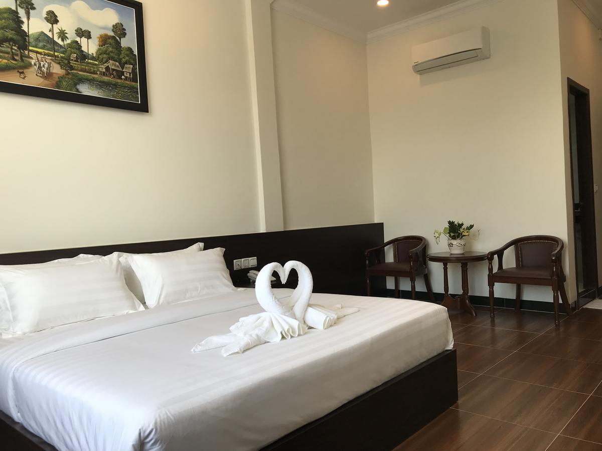 Apple Hotel Two - Near Phnom Penh Airport Exterior photo